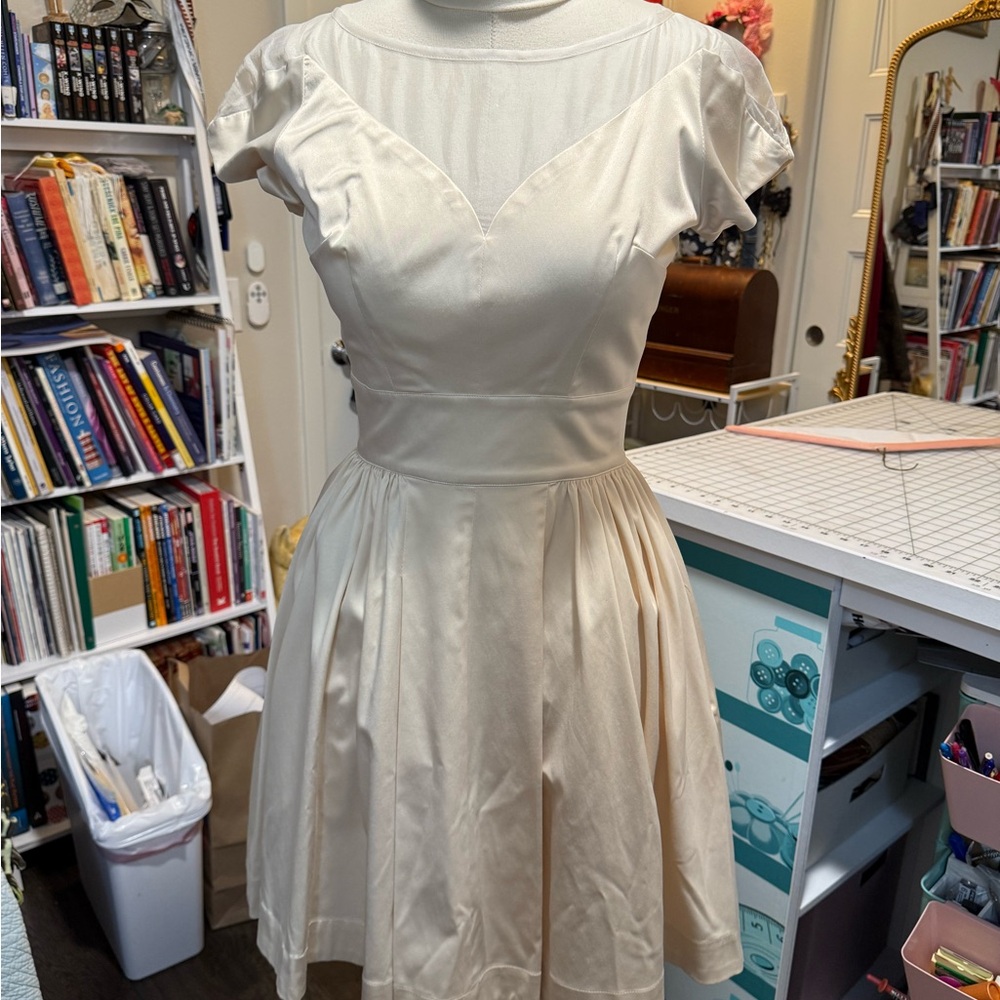 Trashy Diva Cream Wedding Dress sz6